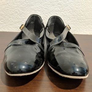 TicTacToes Size 8.5 Womens Genuine Leather Shoes
